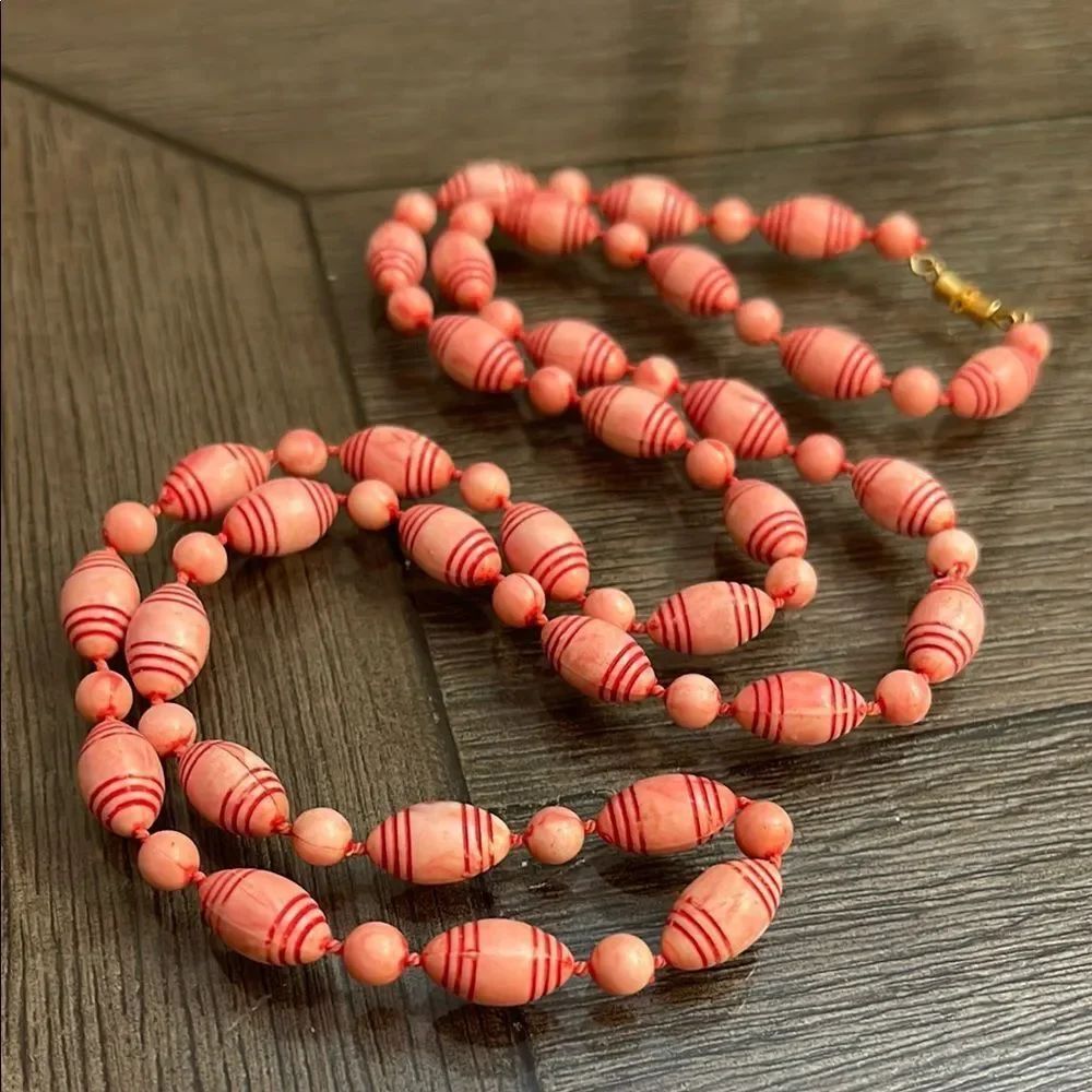 Vintage Pink & Red Beaded Necklace, Barrel Clasp